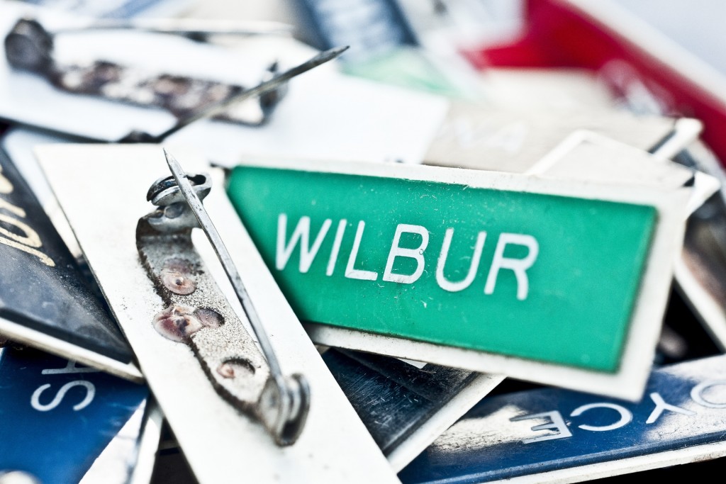 sign-pin-badge-name